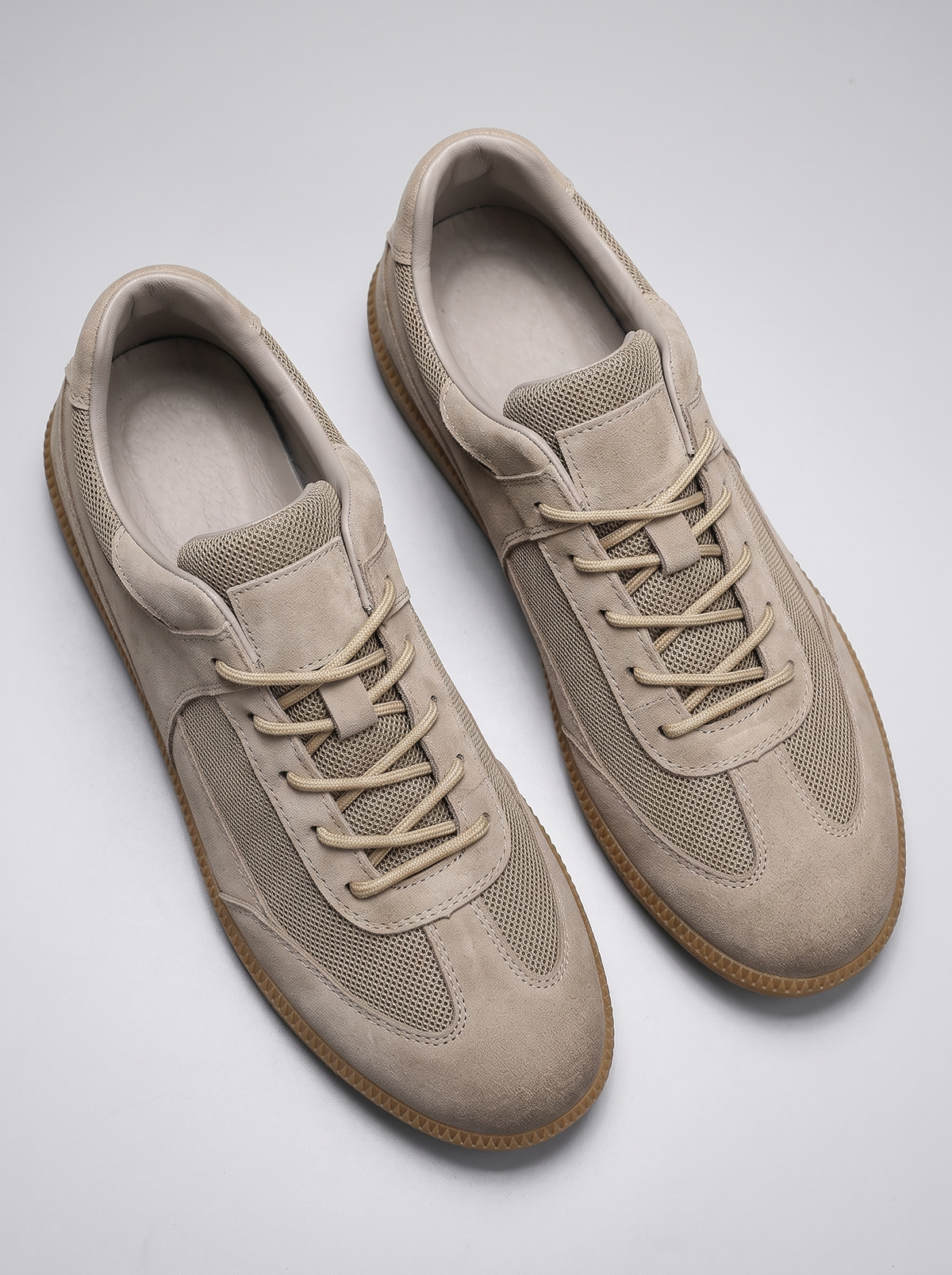 Retro Men's Summer Sneakers in khaki, pair seen from above