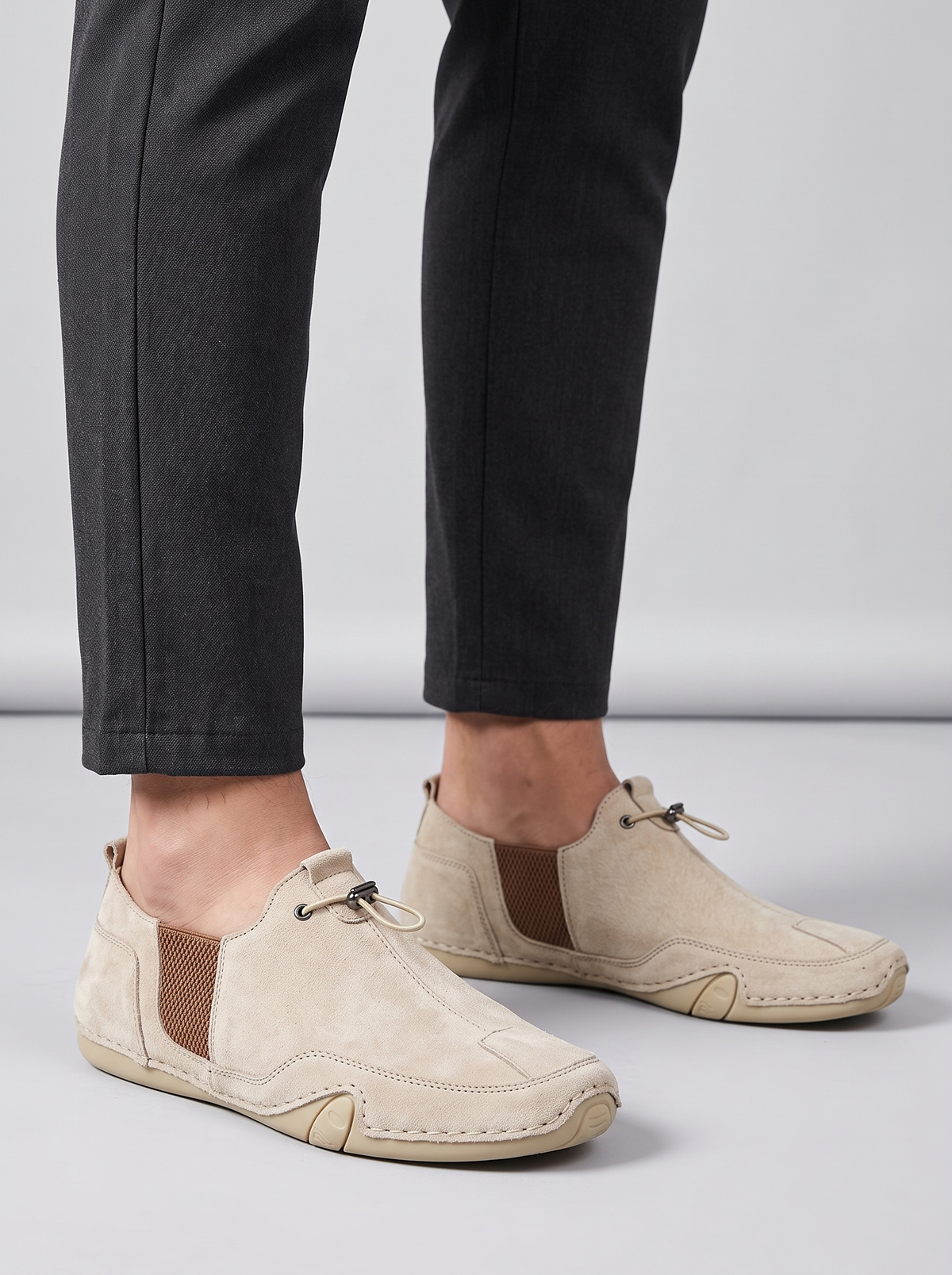Slide beige instapschoenen gedragen