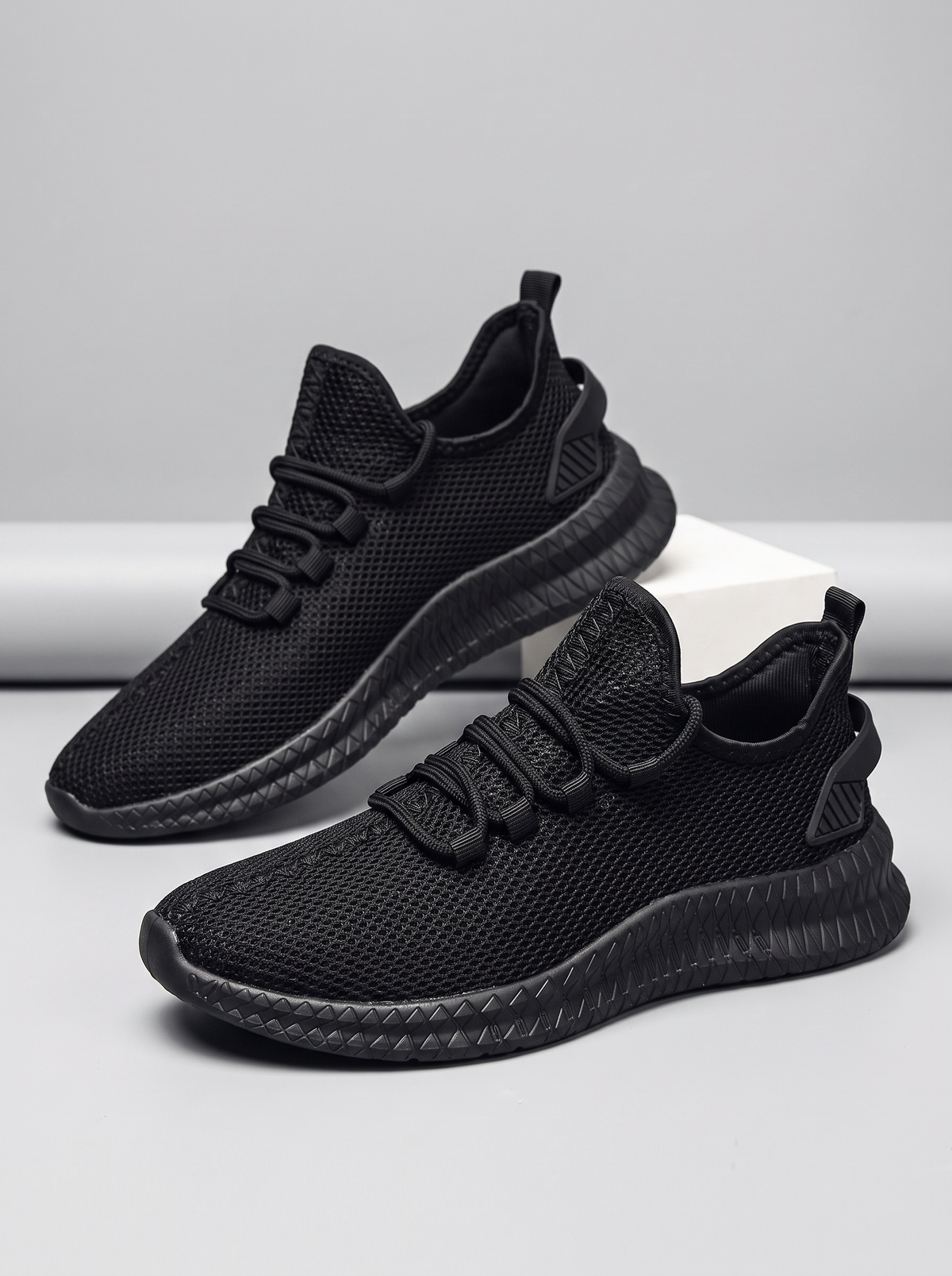 Breeze zwarte mesh sneakers paar driekwart