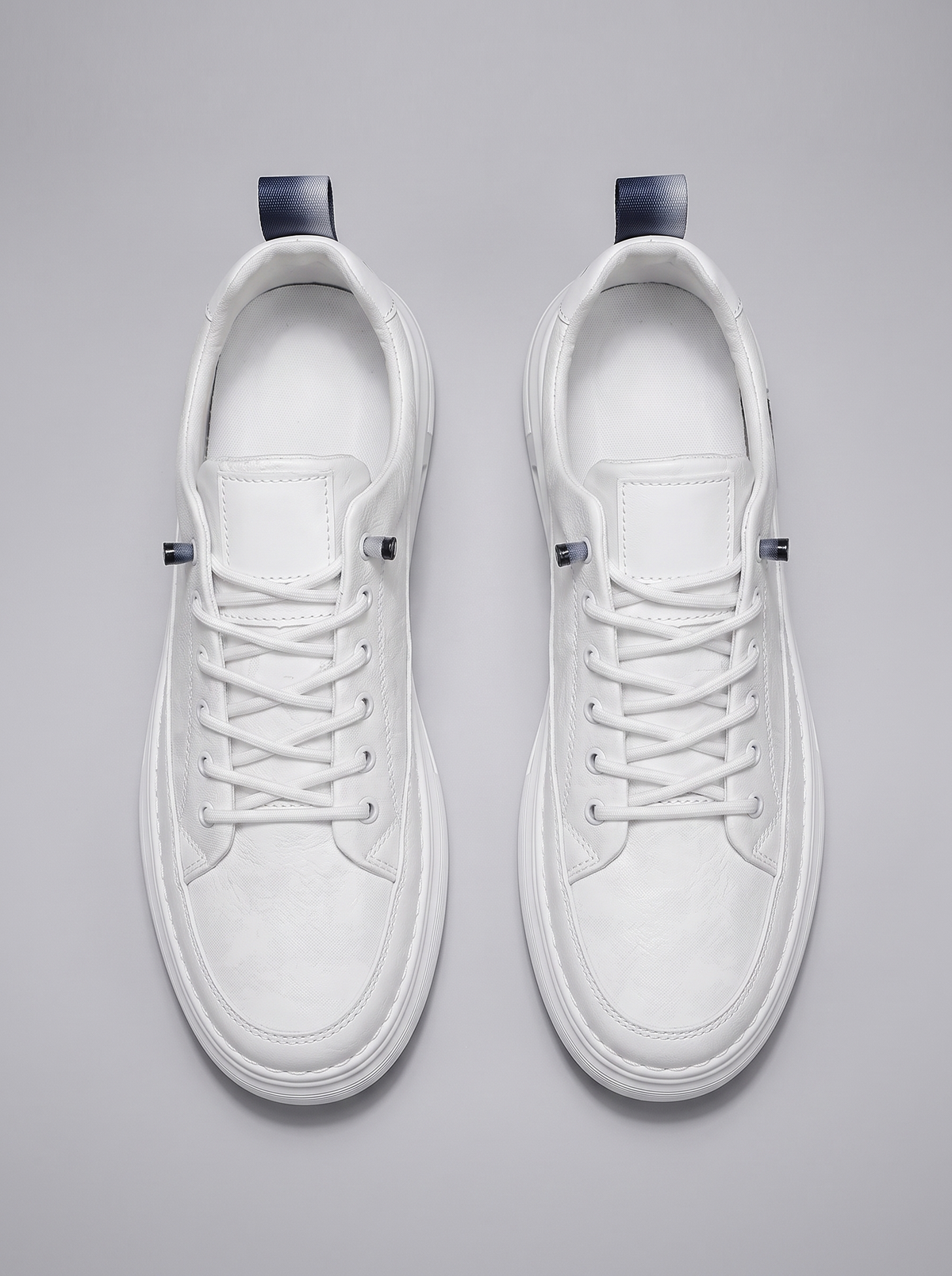 Luxe witte platform sneakers bovenaanzicht