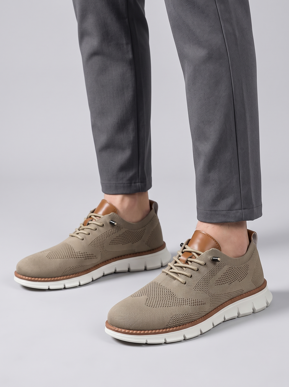 Ortho beige orthopedische sneakers gedragen