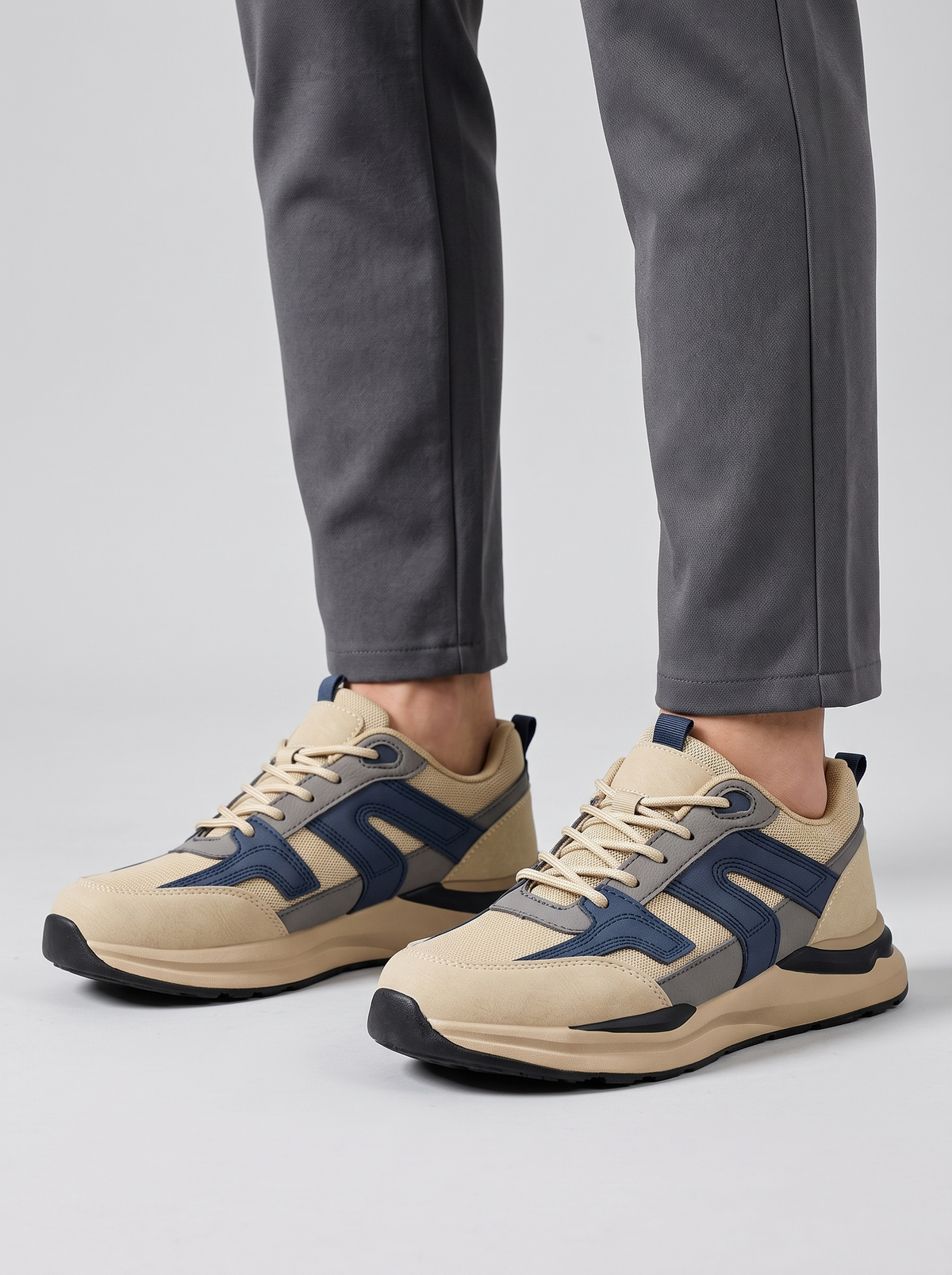 Spring retro sneakers gedragen