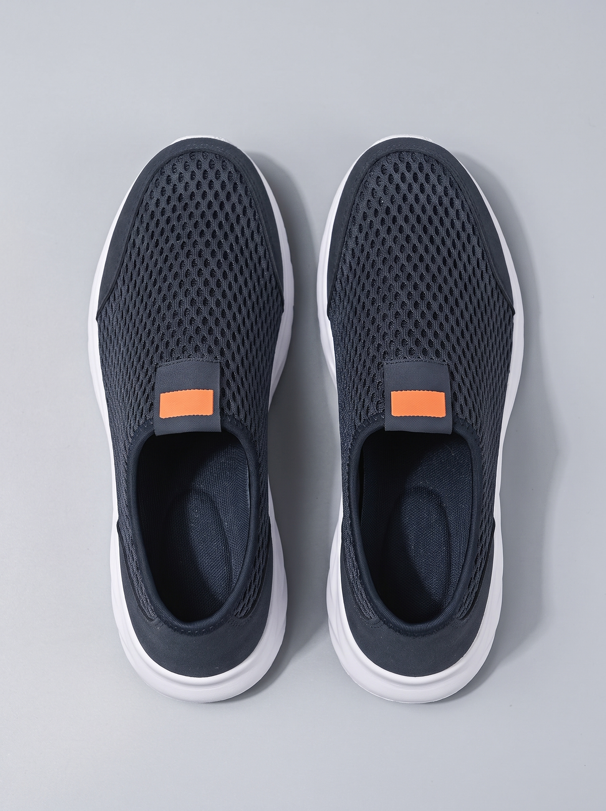 SlipOn donkerblauwe mesh instappers bovenaanzicht