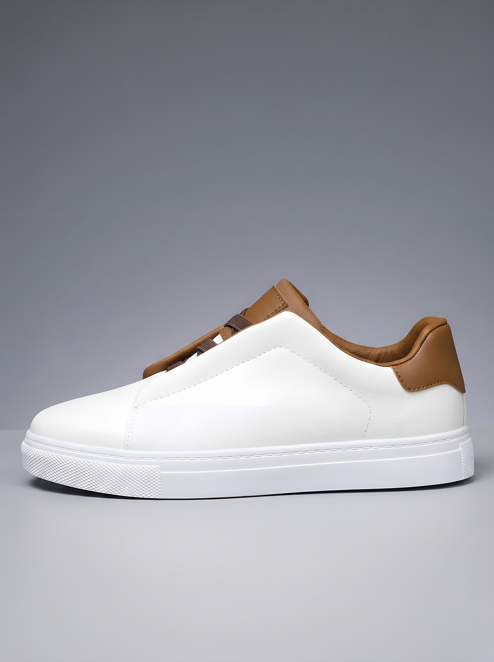 Easy witte leren sneaker zijaanzicht