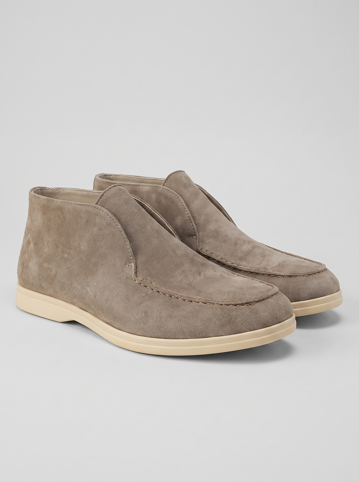 Mariner grijze suede loafers paar driekwart