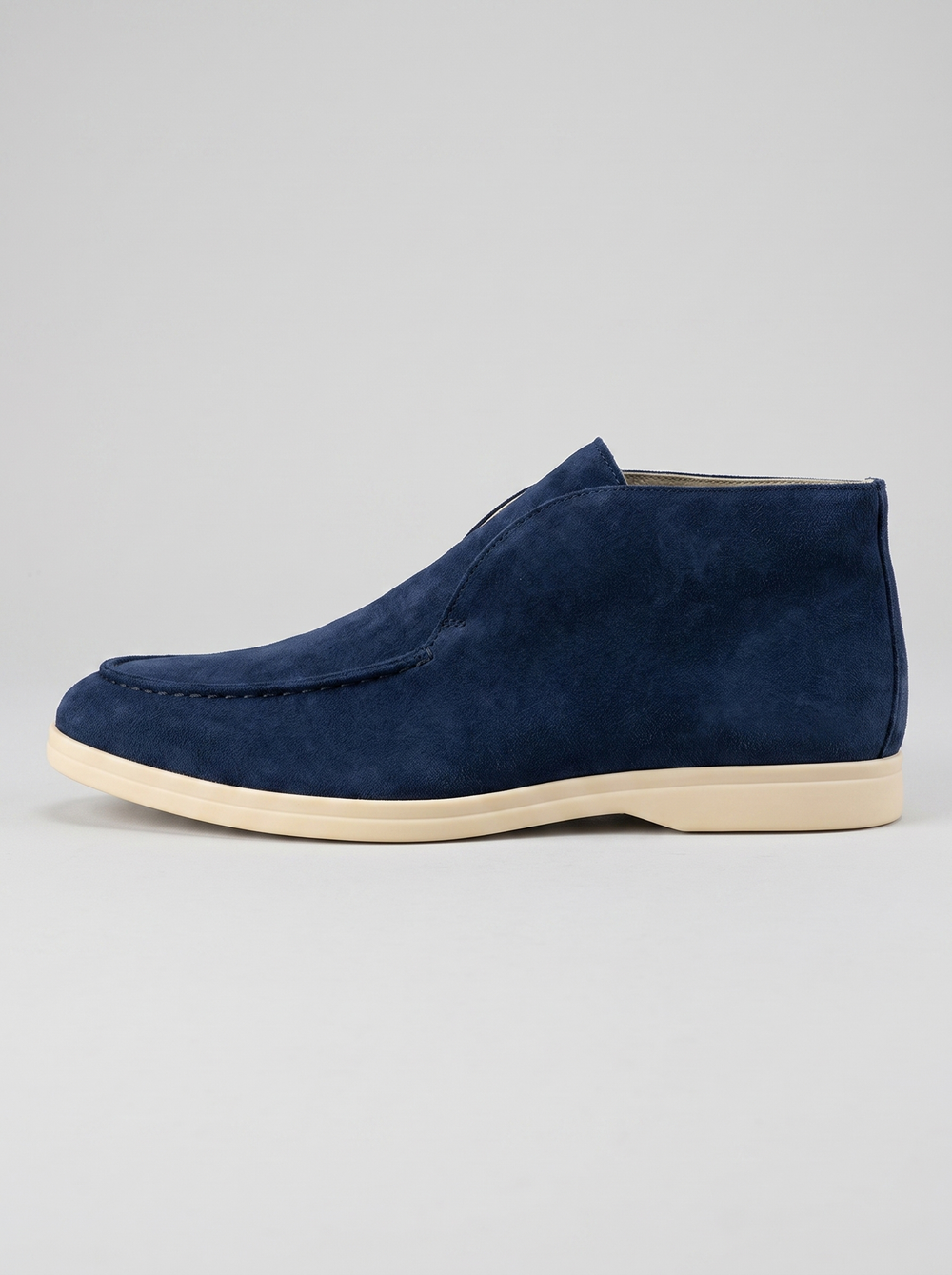 Mariner marineblauwe suede loafer zijaanzicht