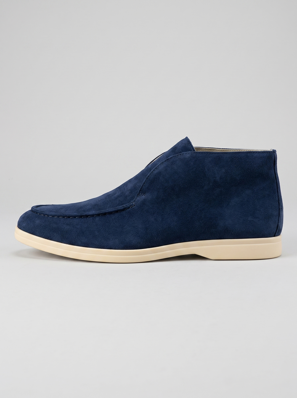 Mariner marineblauwe suede loafer zijaanzicht
