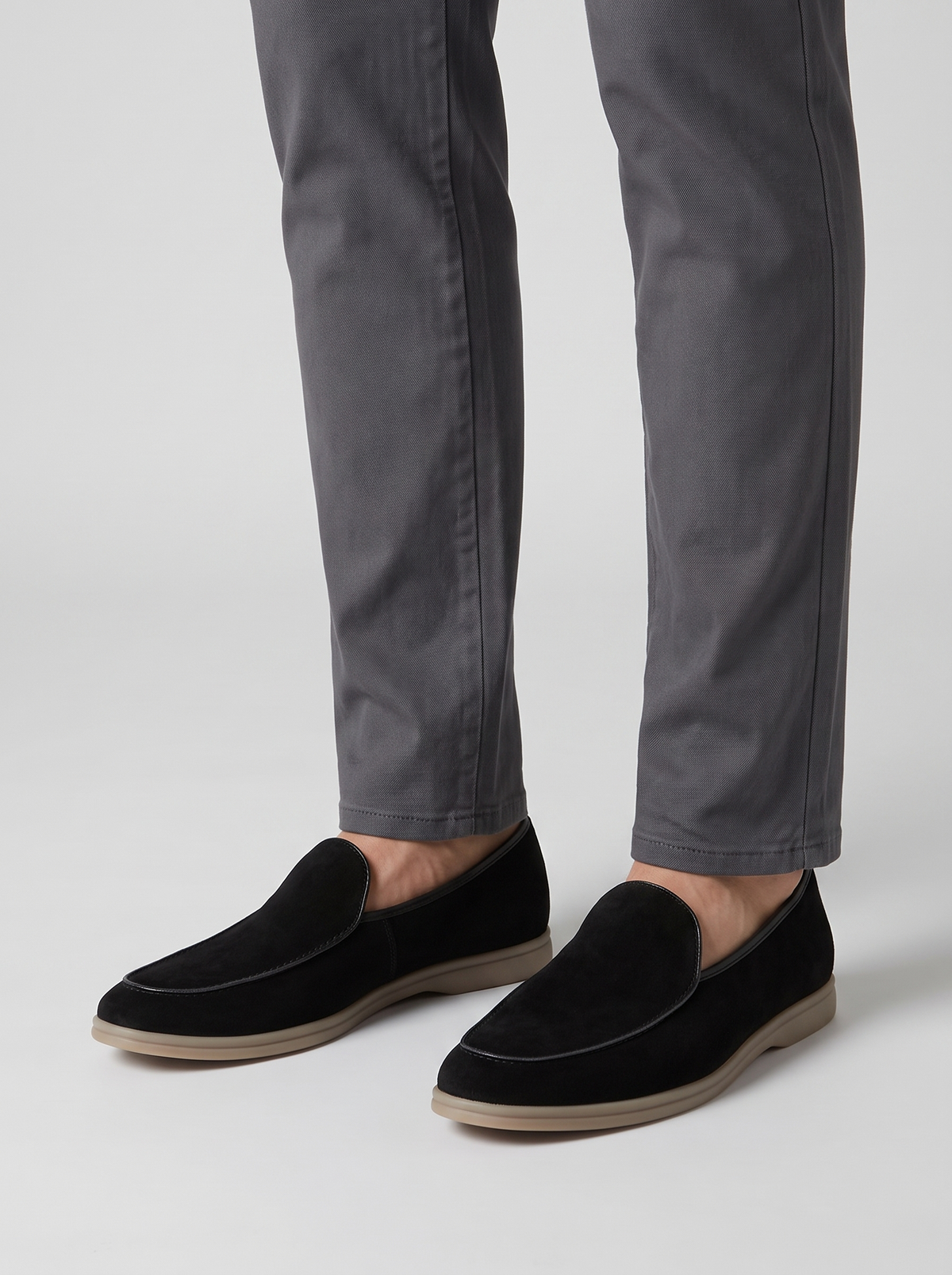 Stirling zwarte zachte loafers gedragen