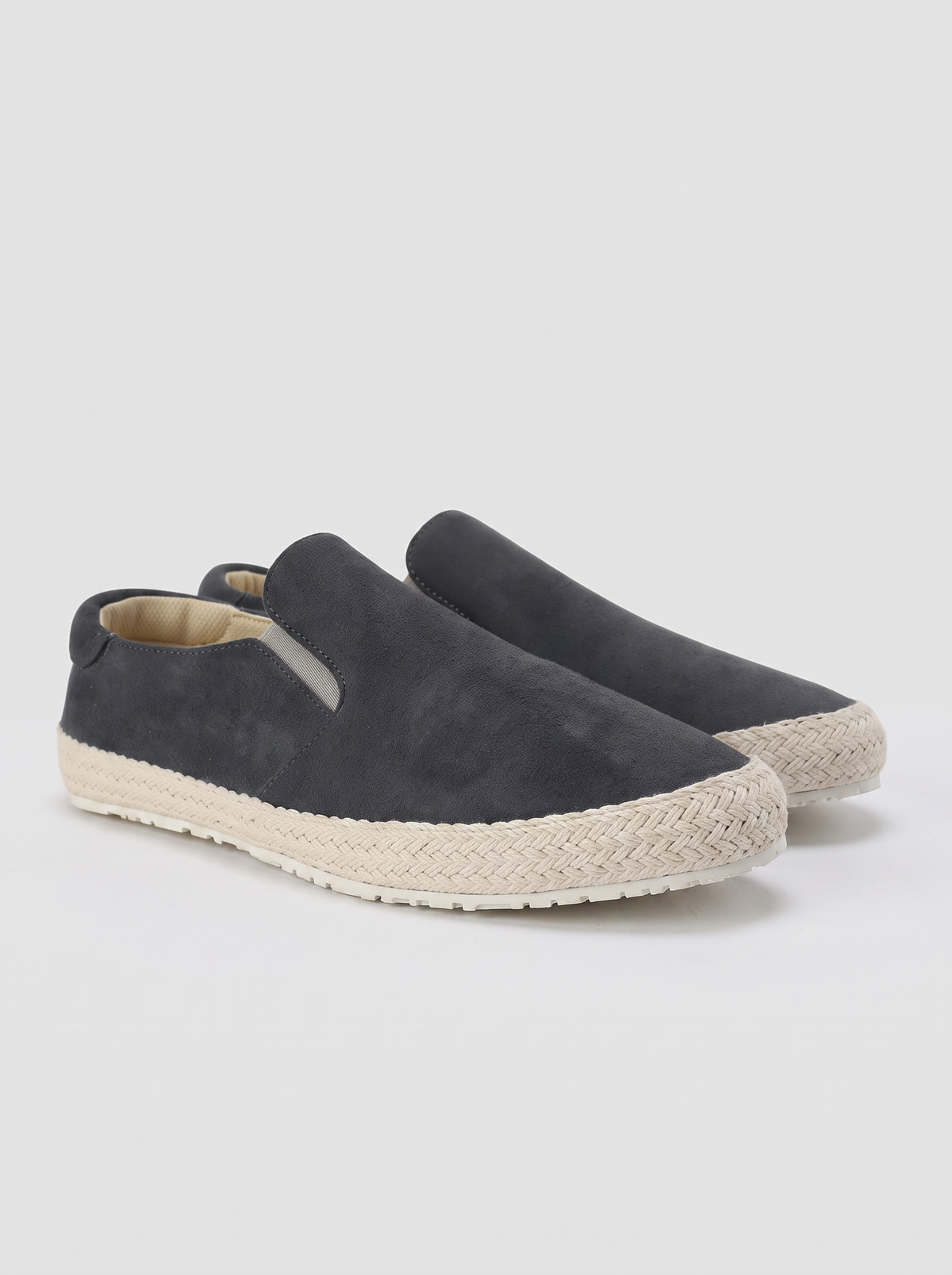 Riviera grijze suede espadrilles paar driekwart