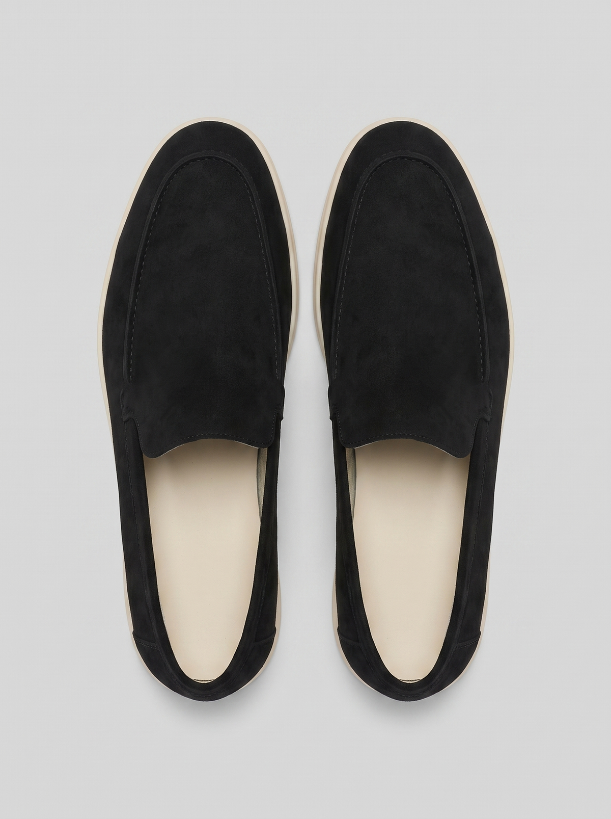 Classic zwarte suede instap loafers bovenaanzicht