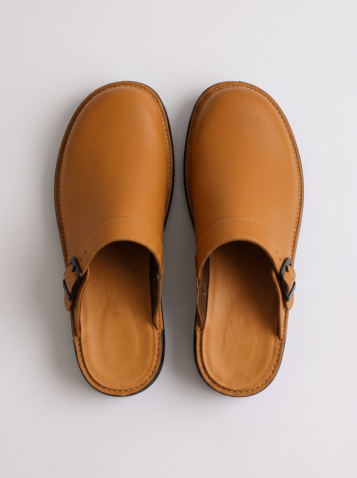 Wendy slip-on clogs seen from above